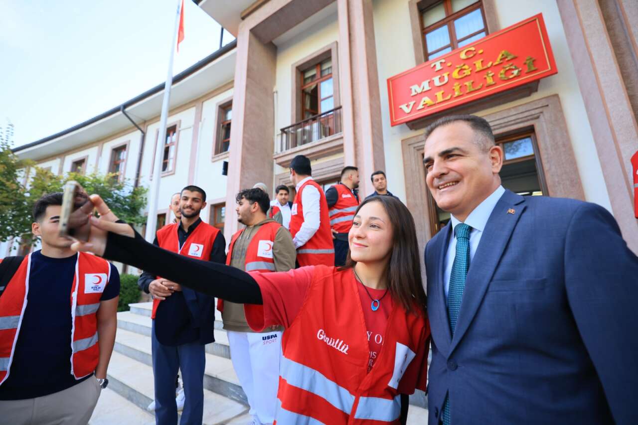 Muğla Genç Kızılay'dan Vali Akbıyık'a Ziyaret 4
